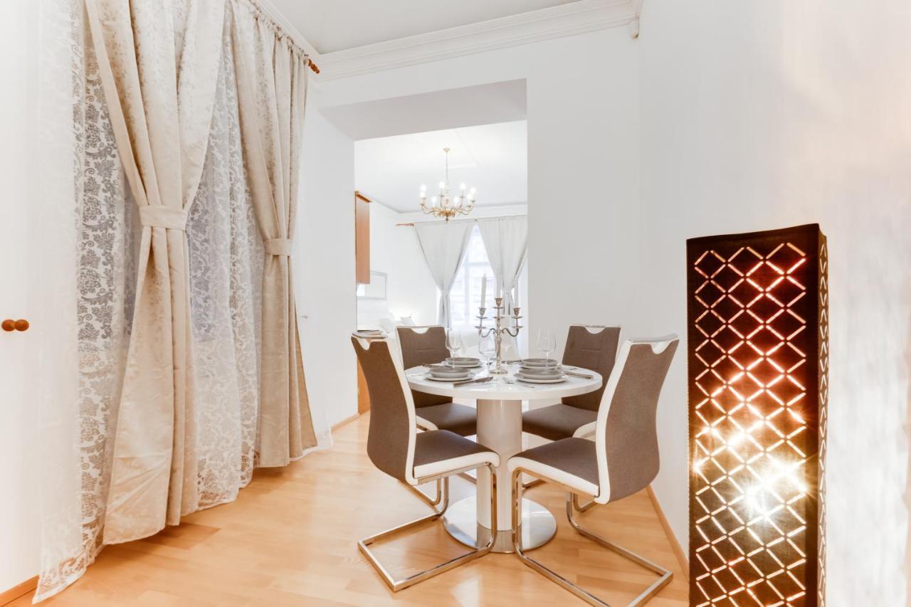 Wenceslas Square Royal Apartment Prague Exterior photo