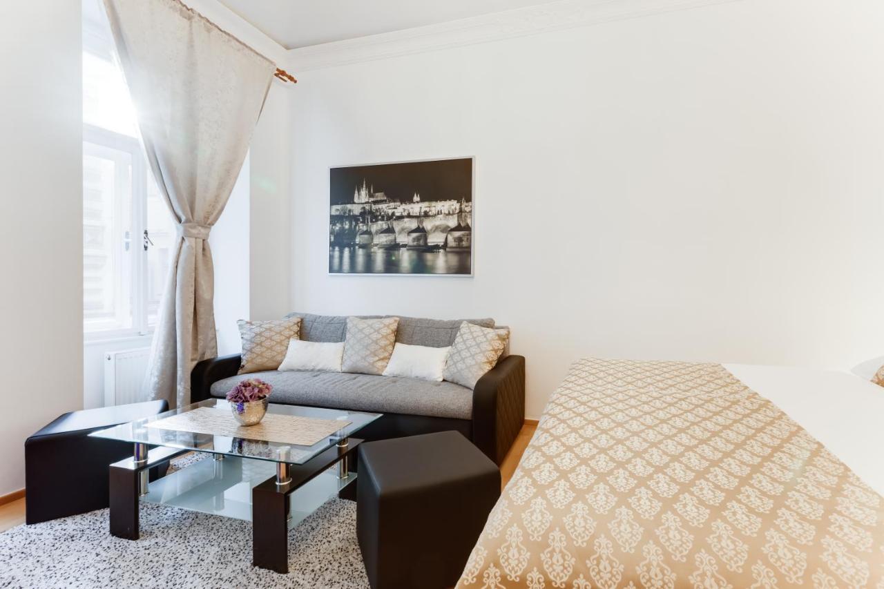 Wenceslas Square Royal Apartment Prague Exterior photo