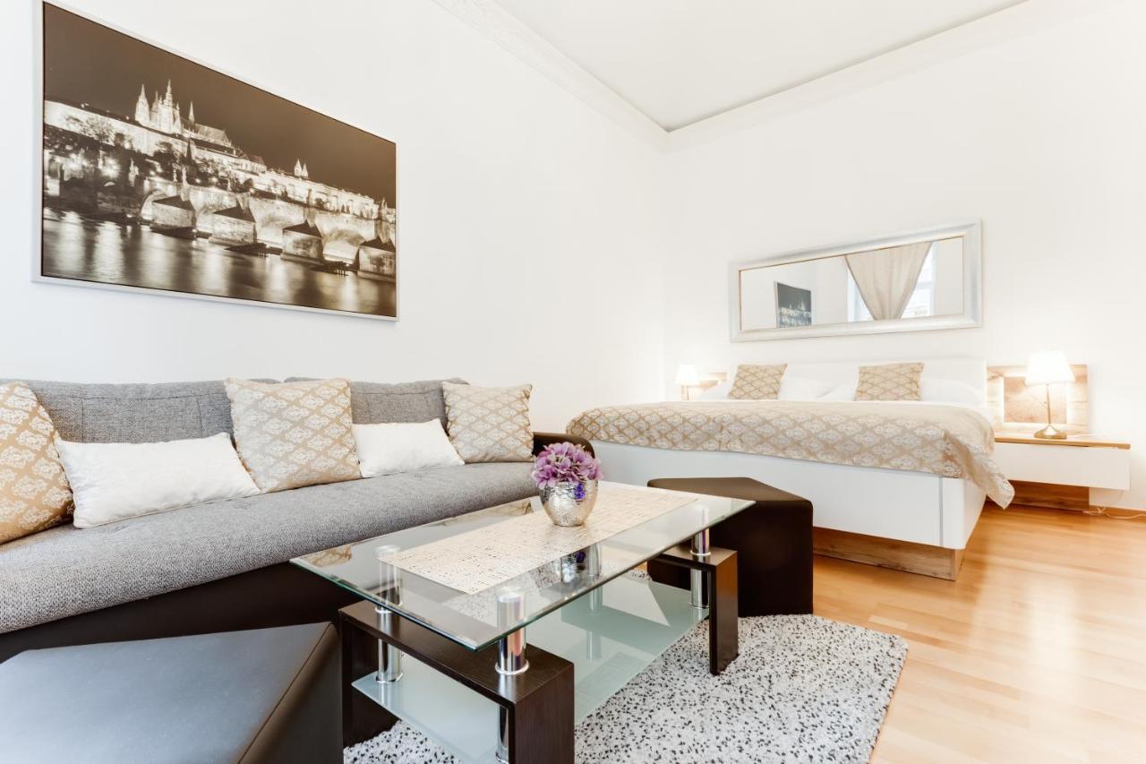 Wenceslas Square Royal Apartment Prague Exterior photo